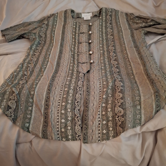 Pride & Joy Elegant Women's Green Patterened Tunic Top - Picture 7 of 7